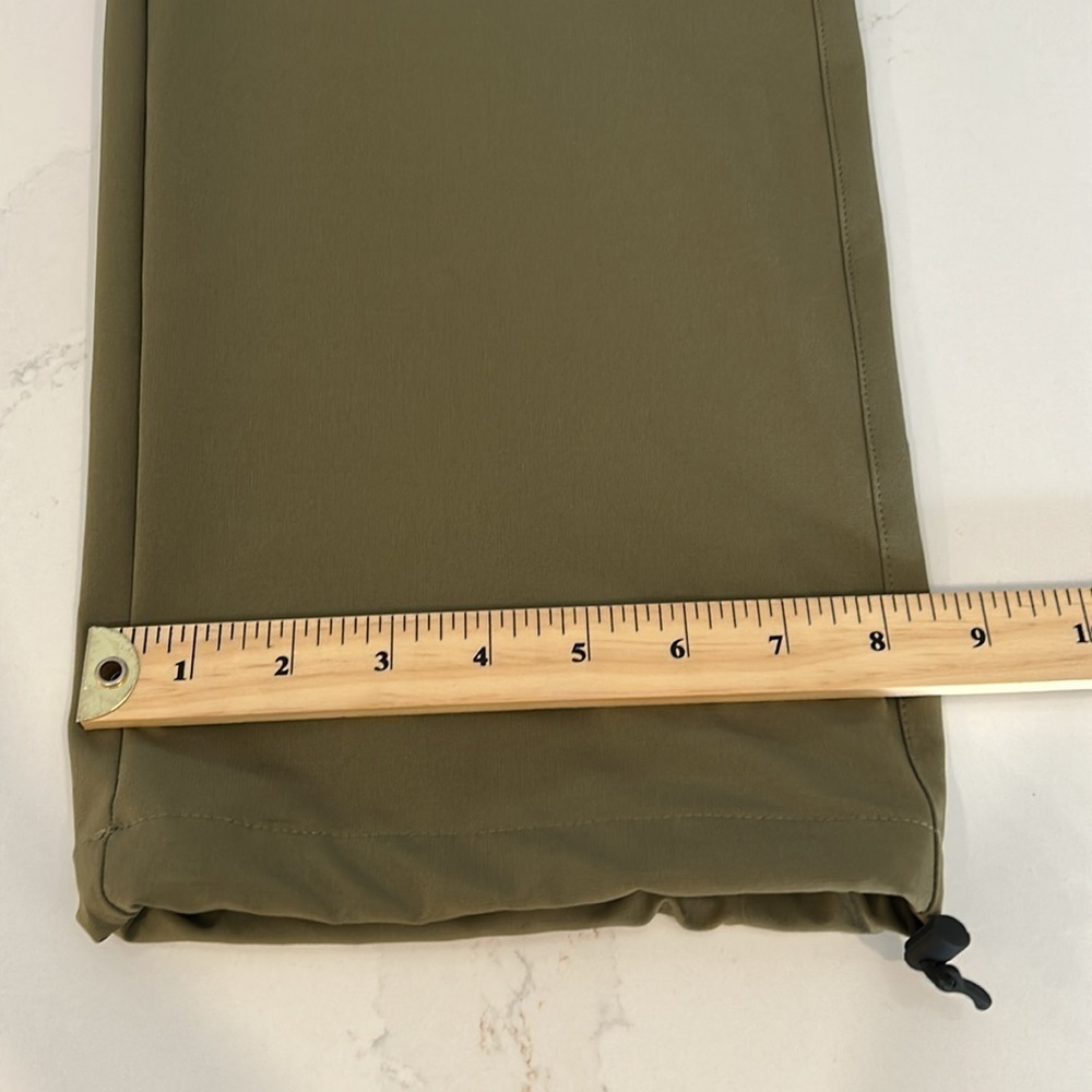 Canadiana Olive Green Outdoor Hicking Cargo Pants Size 14 - Picture 10 of 12